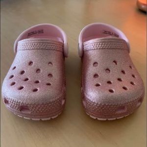 CROCS - pink glitter - like new